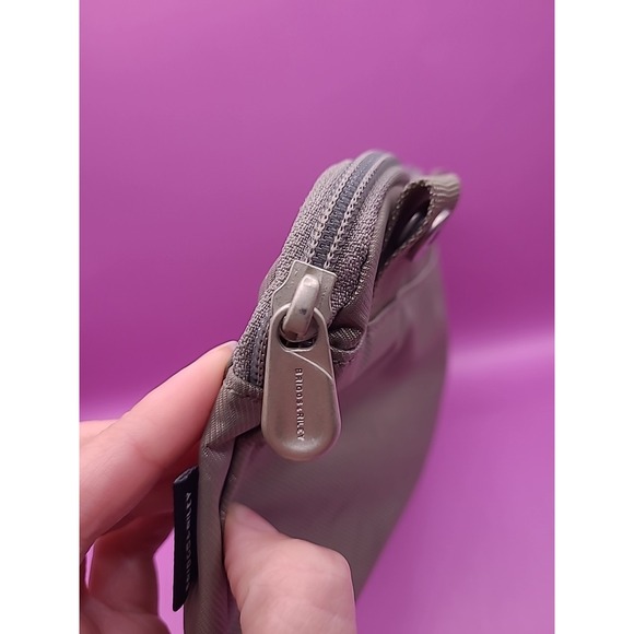 Briggs & Riley Waterproof Pocket Snap Zip Pouch Carry On Travel Olive Green - Picture 5 of 8